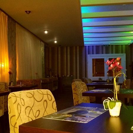 Abant Hotel Frankfurt אוברטשאוסן מראה חיצוני תמונה