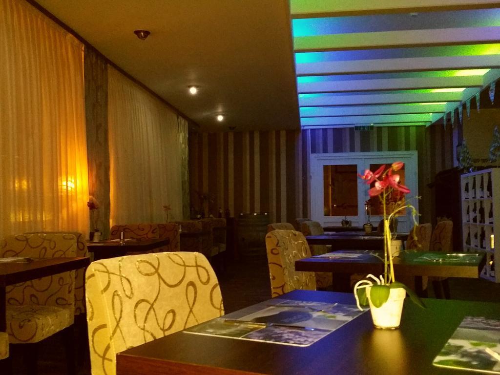 Abant Hotel Frankfurt אוברטשאוסן מראה חיצוני תמונה