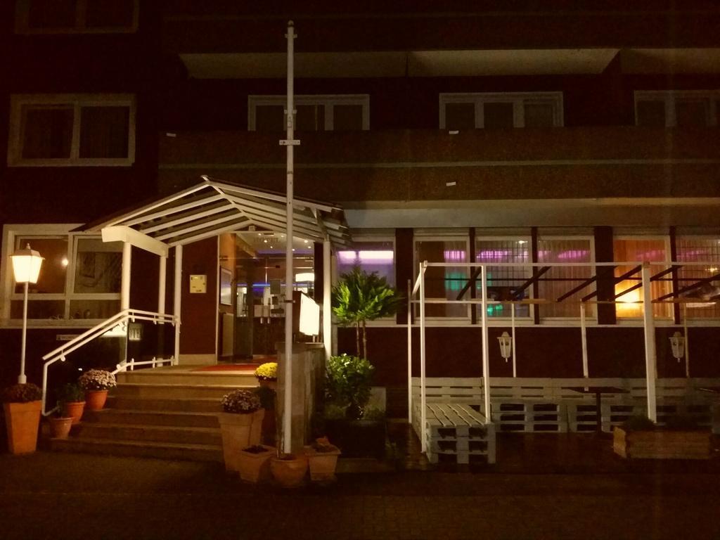 Abant Hotel Frankfurt אוברטשאוסן מראה חיצוני תמונה