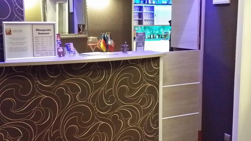 Abant Hotel Frankfurt אוברטשאוסן מראה חיצוני תמונה